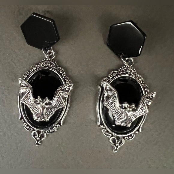 Goth Bat Earrings - Vampire Bat Gothic Earrings - Emo Black Earrings - Picture 3 of 8